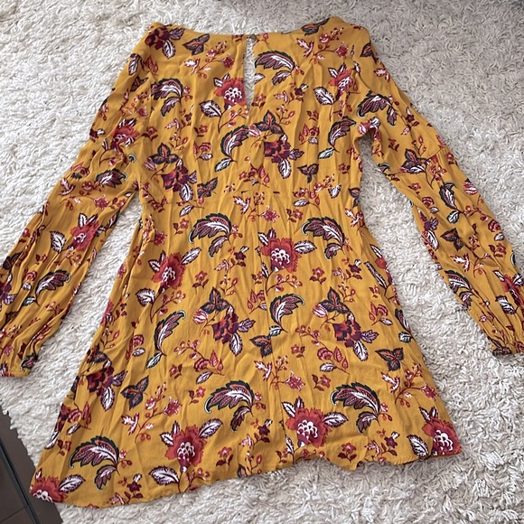 F21 Paisley Tunic,tag L,but has shrunk a bit so would say closer to small/medium - Picture 5 of 6